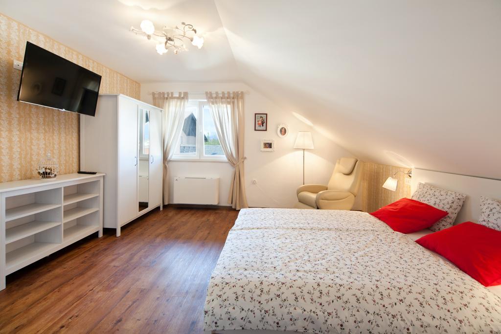 Hotel Samarin Crnomelj Bagian luar foto